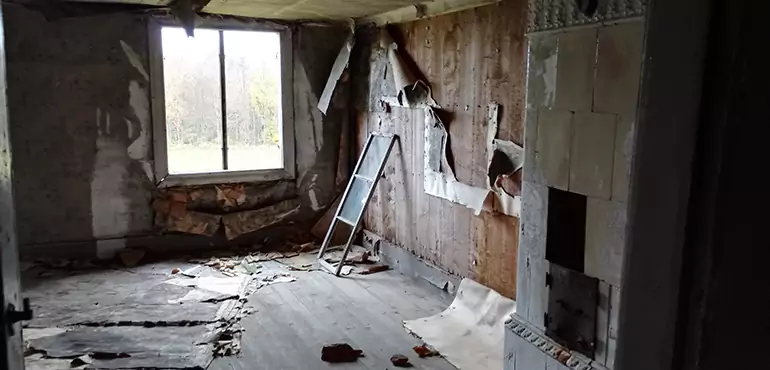 Why Selling a Distressed House Through Traditional Methods Fails in Cincinnati
